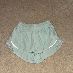 Lululemon Hotty hot shorts 2.5